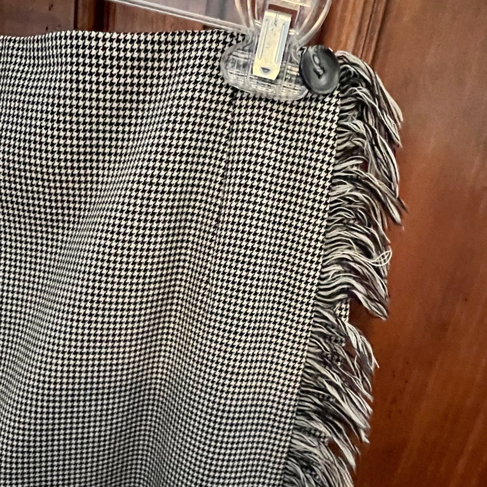 Absolutely Gorgeous Houndstooth Thin Wool Suit. T… - image 7